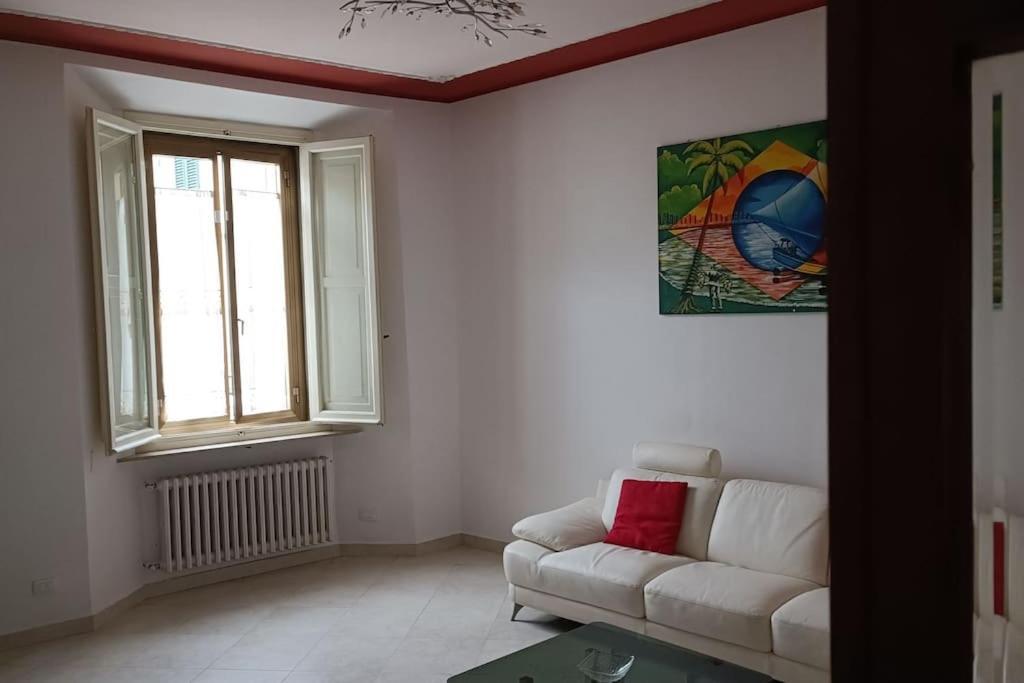 Casa Giafer Apt Luminoso Spazioso Ben Localizzato فلورنس المظهر الخارجي الصورة